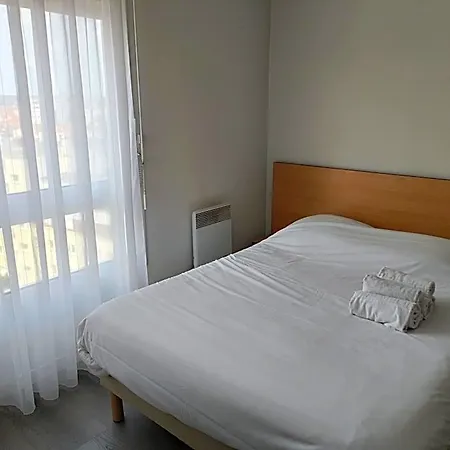 Kosy - La Maison Des Chercheurs Hotel *